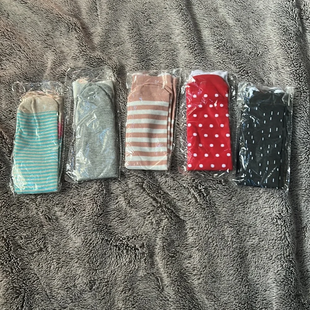 BRAND NEW feminine character socks 5 pack